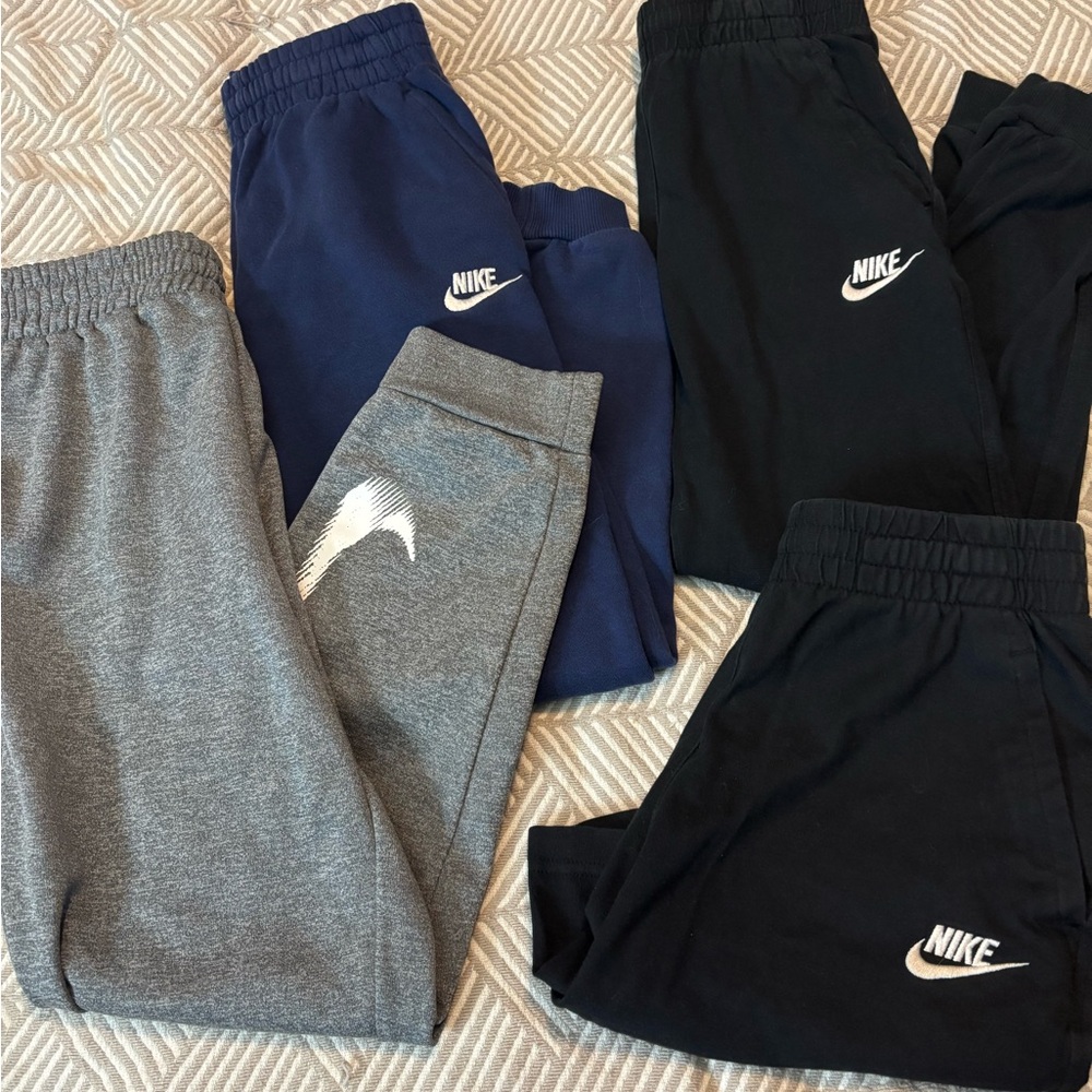 Nike Kids' lot of sweatpants and shorts YM
